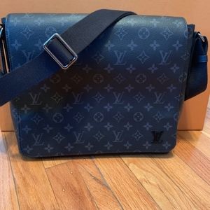 Authentic Louis Vuitton Messenger Bag